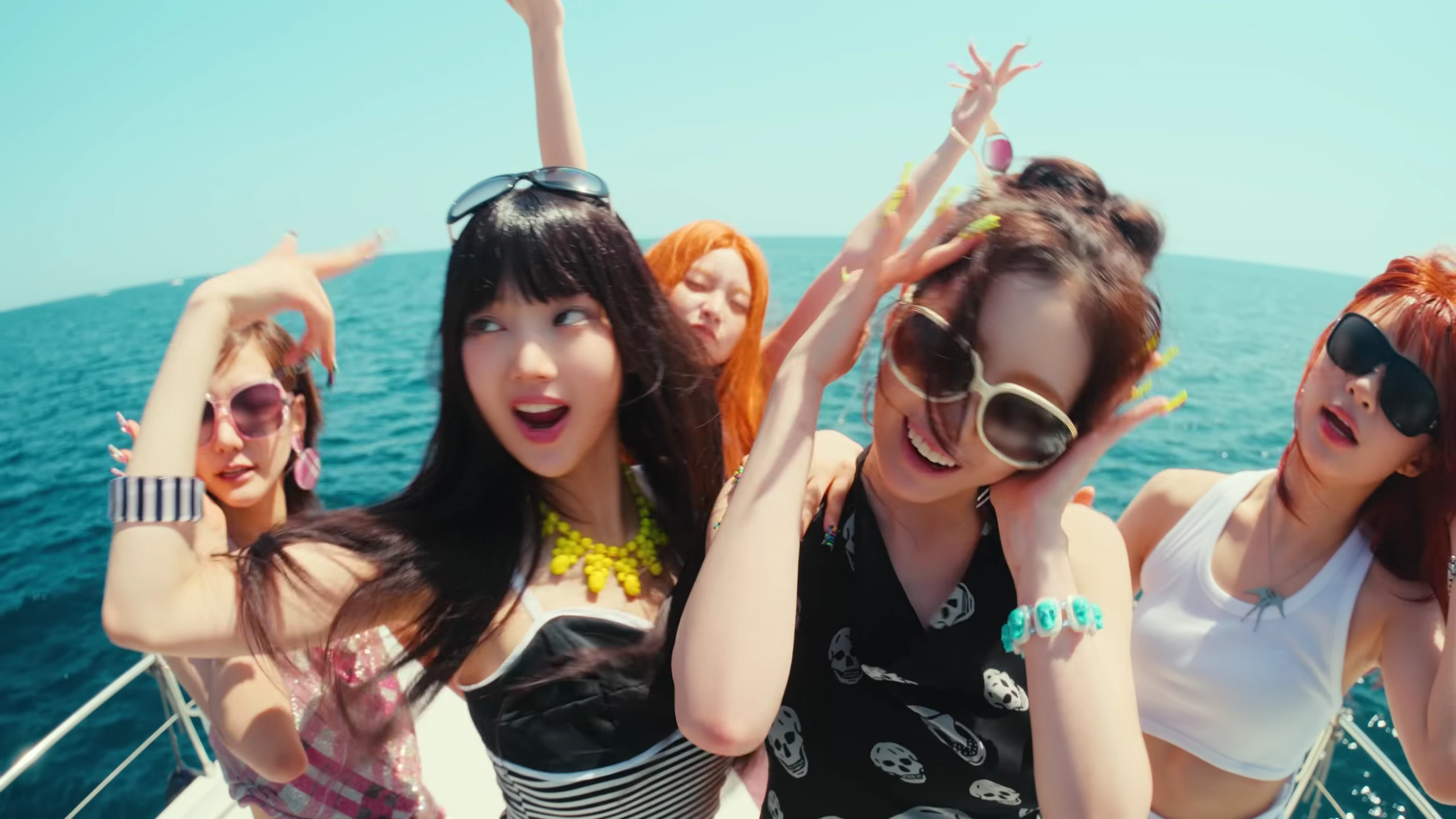 KiiiKiii 키키 'Pop Off Pop Off' MV