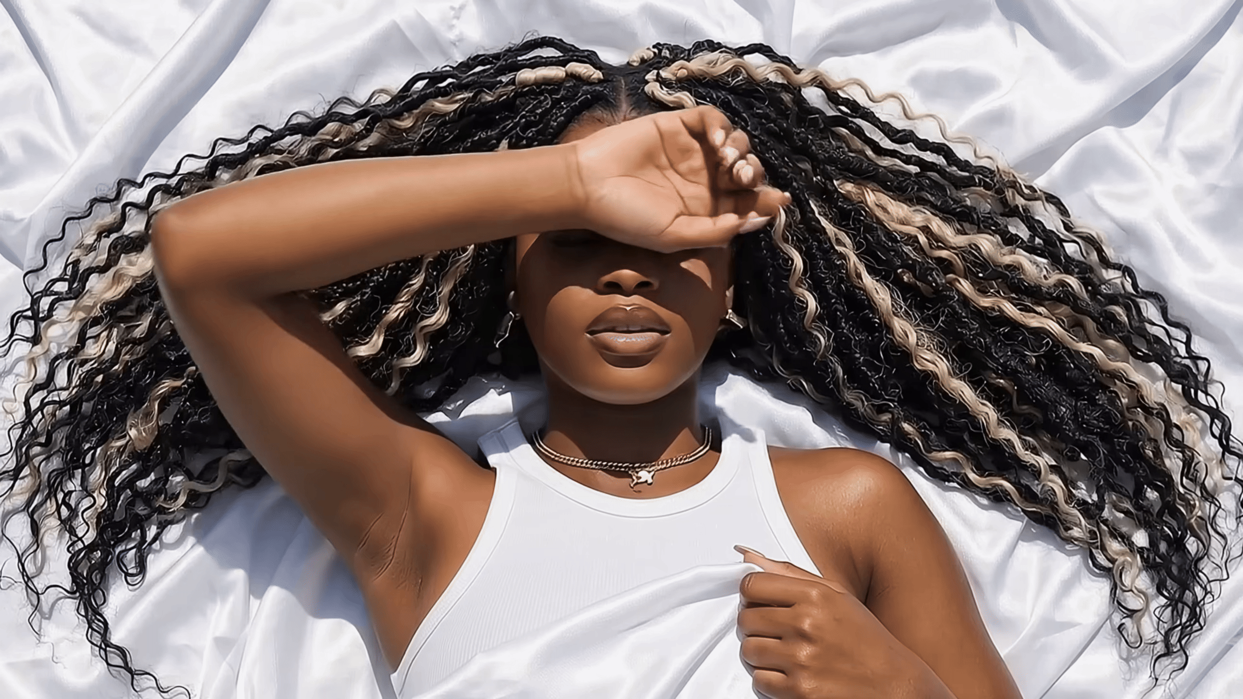 NGIFUNA WENA (Skin to Skin) - uNkosazana ft. Weckly Jay & Manqonqo [Official Mus